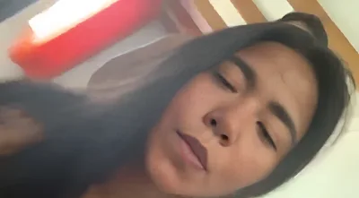 Tinusok patalikod si rachel